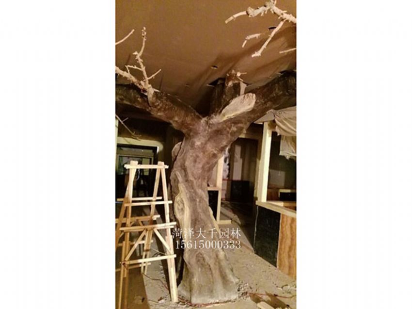 點擊查看詳細信息<br>標題：假樹內施工中 閱讀次數：1496